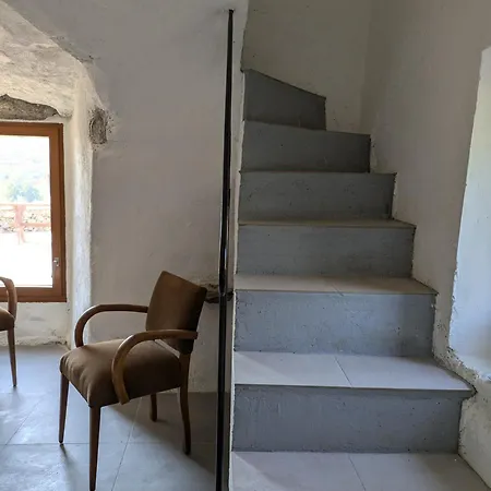 Maison Dans Une Oliveraie *