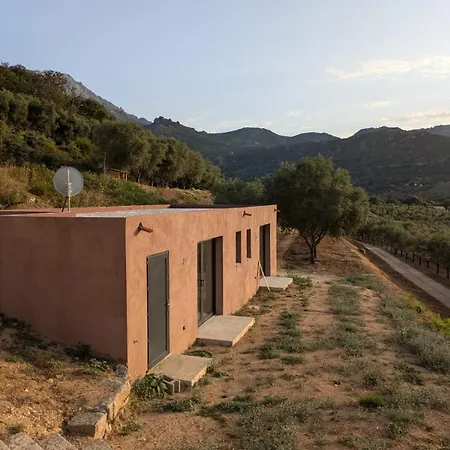 Maison Dans Une Oliveraie Casa de Férias *